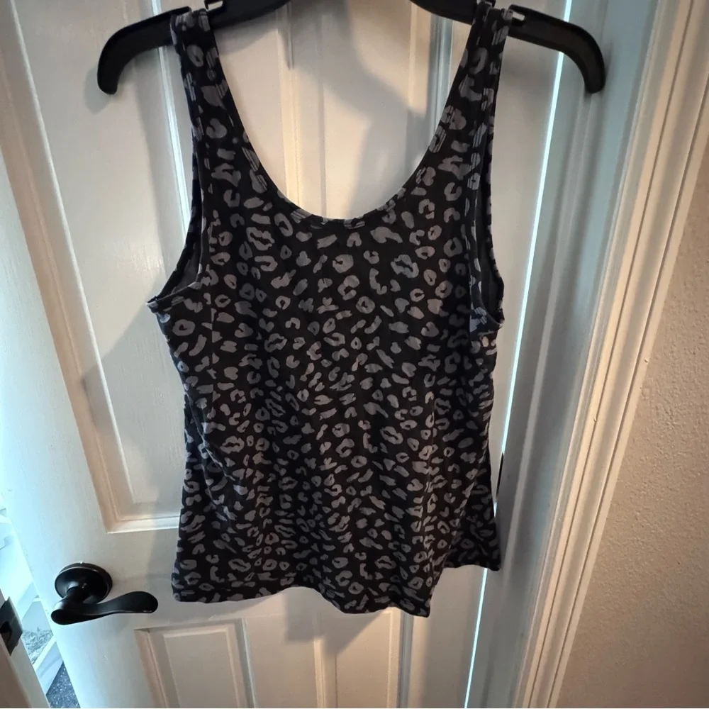 Old Navy First-Layer‎ Leopard Print Tank Top Size L
